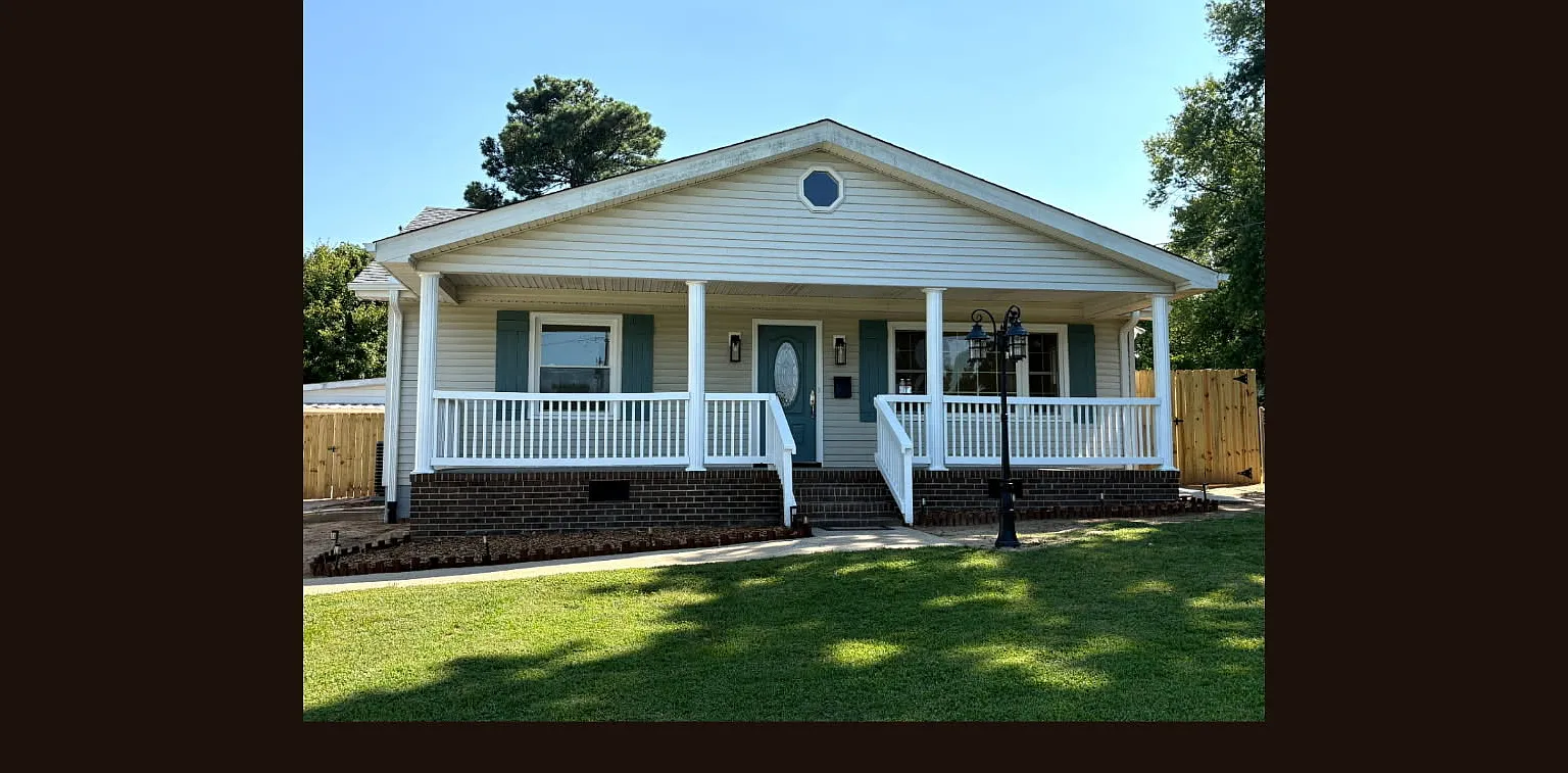 3 bed, 1338 sqft, $1,850 — Photo 1