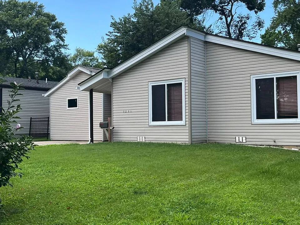 3291 Mowing Green Dr