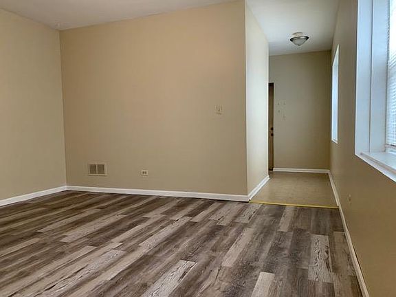 4th image of 922 W Glen Flora Ave