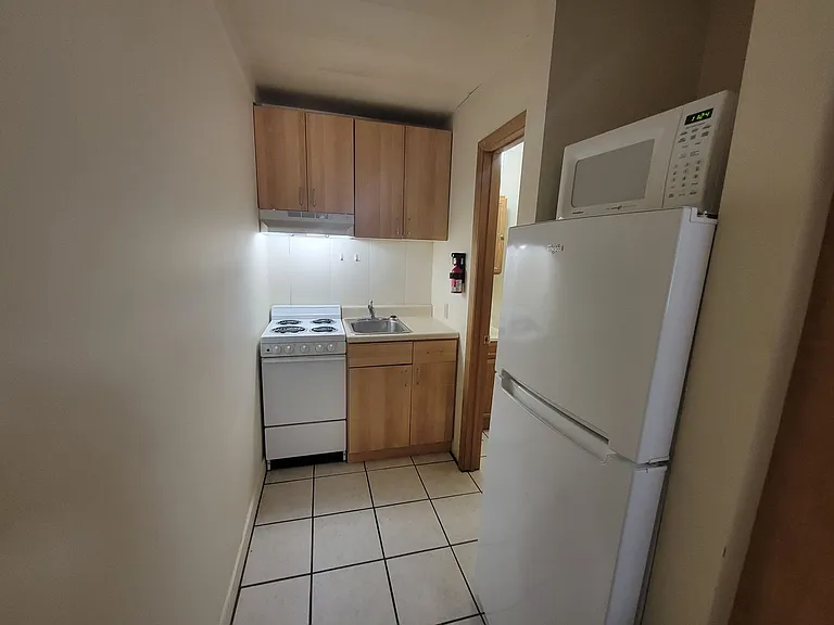 311 University St — Photo 10