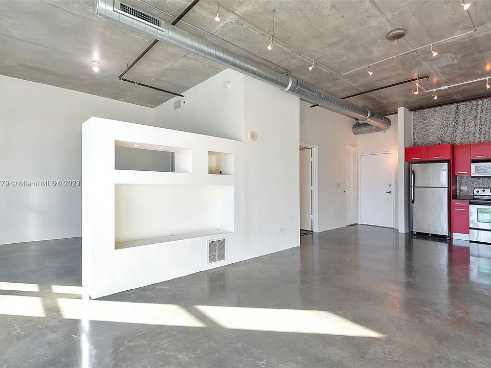 1st image of 313 NE 2nd St APT 702