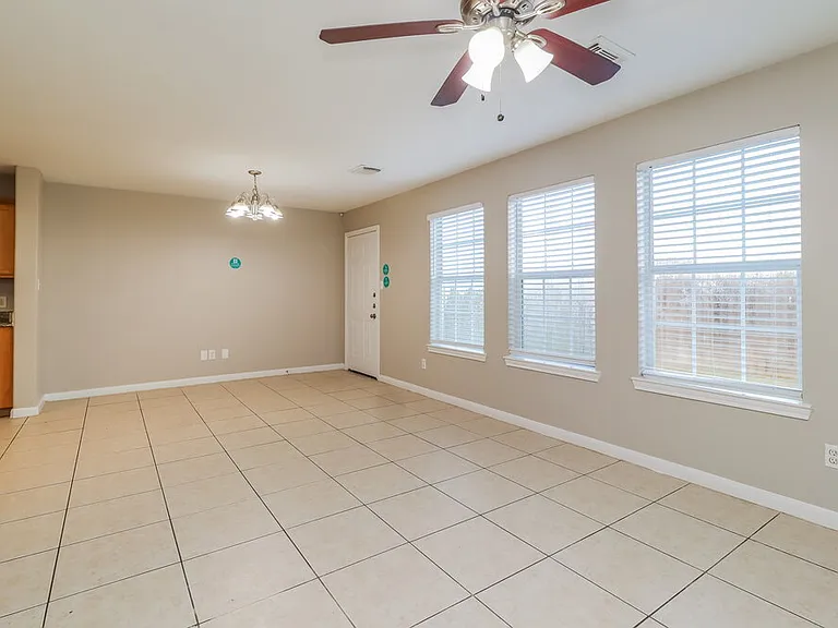 4946 N Cancun Dr — Photo 4