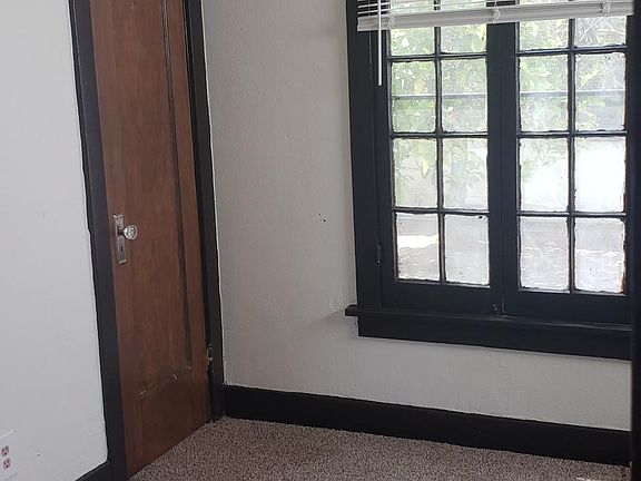 4th image of 611 N Eleanor St
