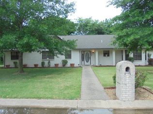 2105 Birnamwood Dr, Miami, OK 74354