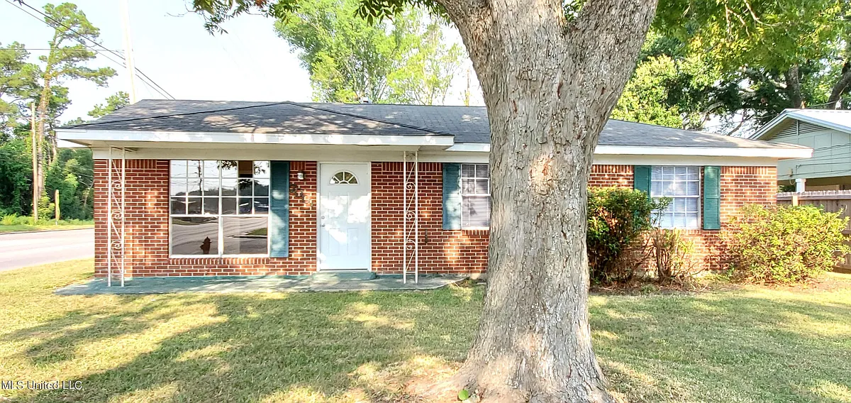Building Photo - 7001 Knollwood Dr