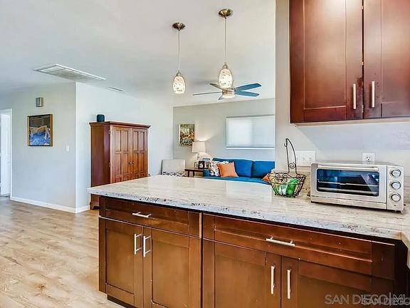 4th image of 6325 Morlan St