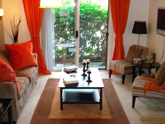 Large, sunny layout with balcony