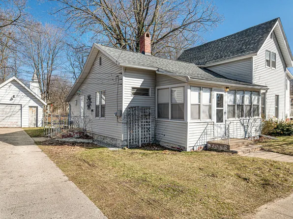 117 S Railroad St, Lawton, MI 49065