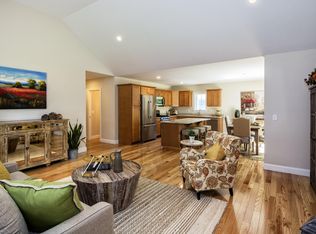 4 Cobblestone Cir, Mashpee, MA 02649