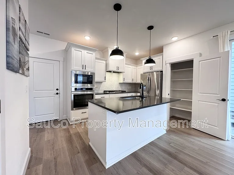 3920 SE 83rd Ave — Photo 5