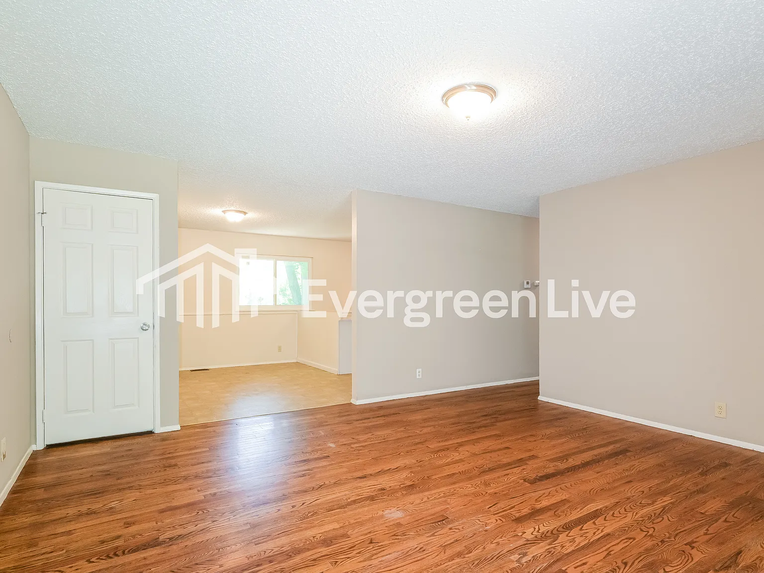 3 bed, 2.0 bath, 1189 sqft, $1,645 — Photo 3