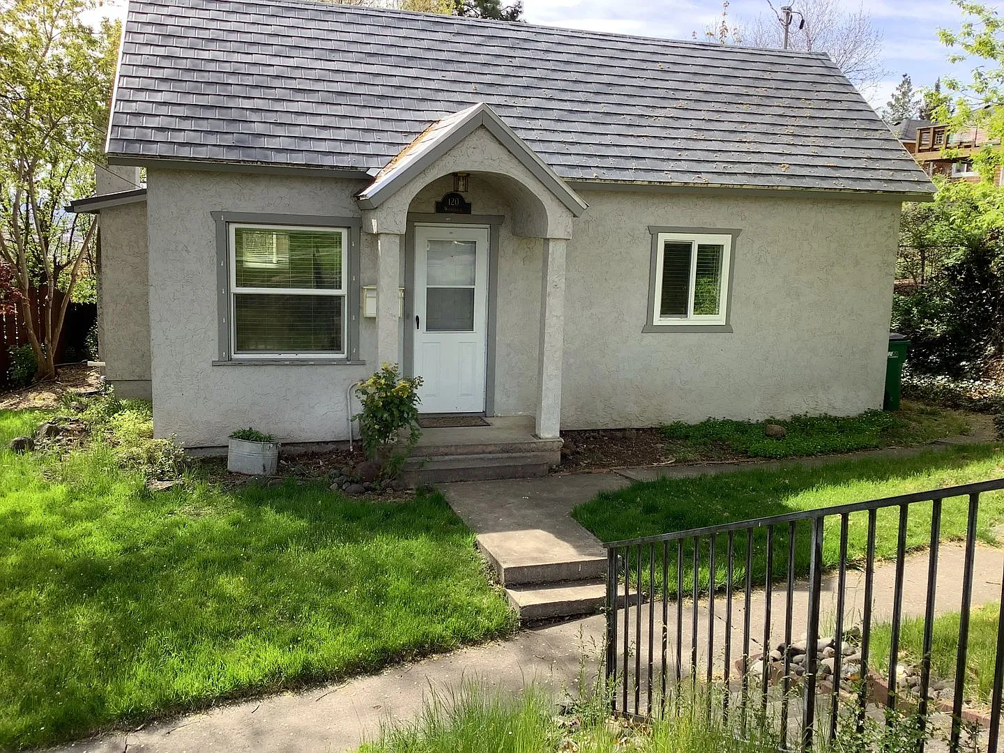 120 Washington St photo 1