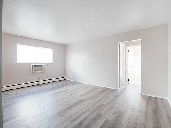 4th image of 1954 Lexington Ave #18