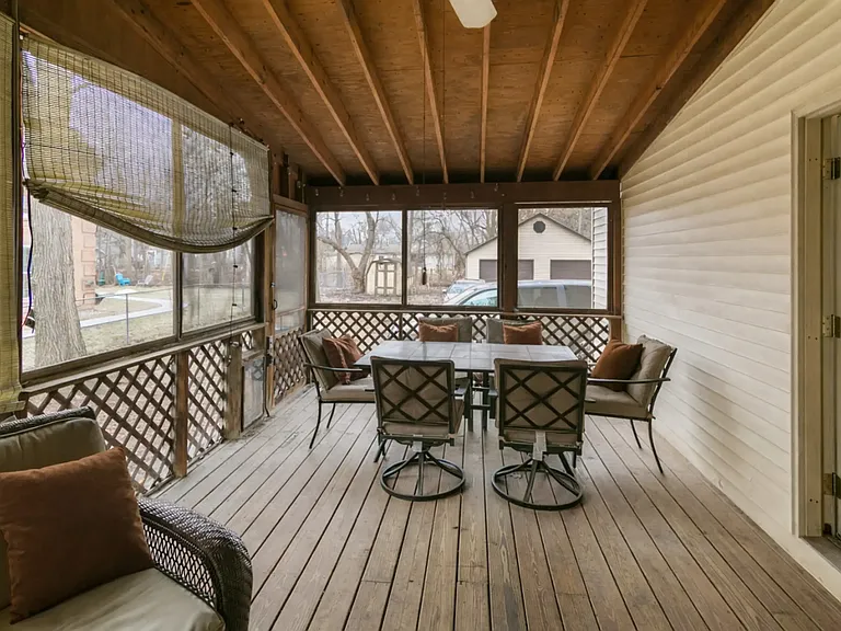 219 W Park Ave — Photo 26