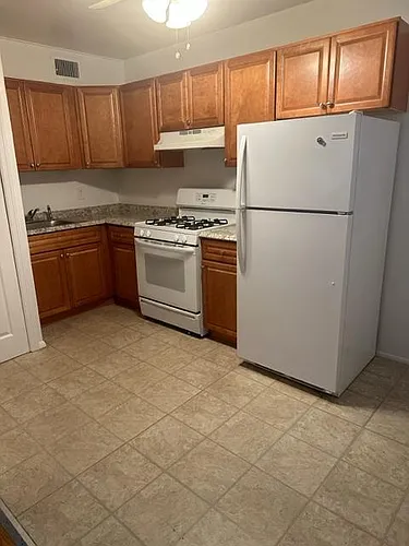 Ireland Pl Photo 1 Ireland Pl Photo 1