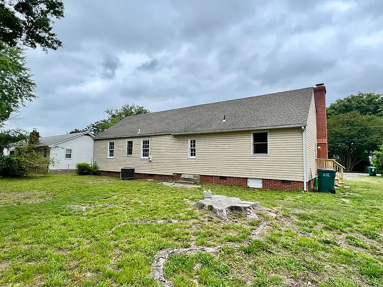 2517 Williams St — Photo 32