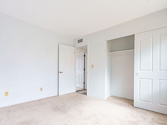 3rd image of 4220 Avenida Palermo APT C