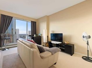 1053 E 10th St SW #1213, Calgary, AB T2R1S6