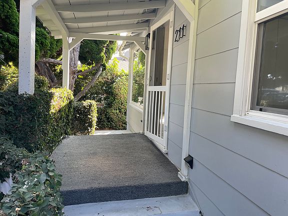 4th image of 211 N Acacia Ave N #1