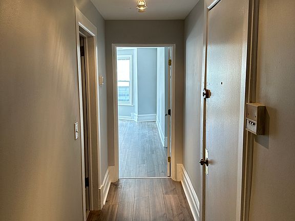5th image of 1127-1133 N State St #3C