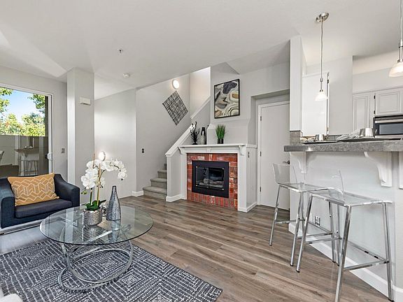 5th image of 1010 Esparanza Way