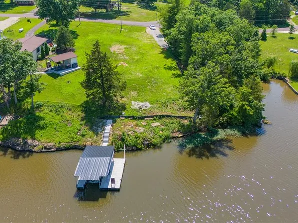 2000 Lakeshore Dr, Cuba, MO 65453