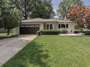 622 Gloucester Dr, Highland Heights, OH 44143