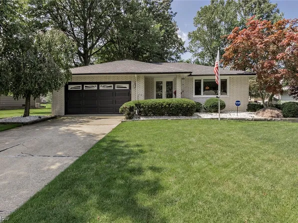 622 Gloucester Dr, Highland Heights, OH 44143