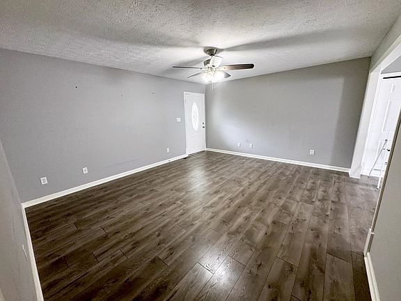 5th image of 377 Kenlee Cir Unit 1