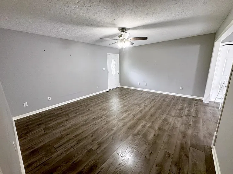 377 Kenlee Cir #1 — Photo 5