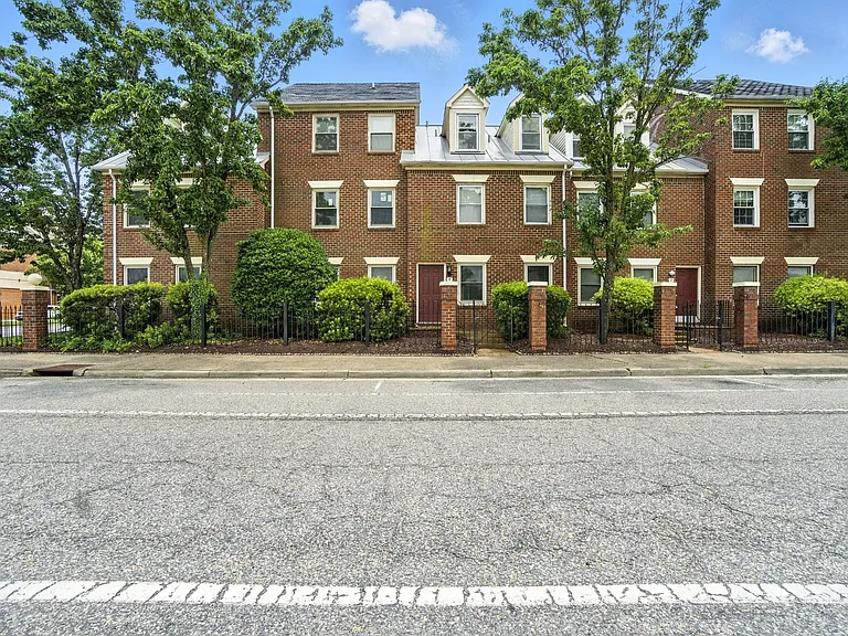 3 Lincoln St — Photo 1