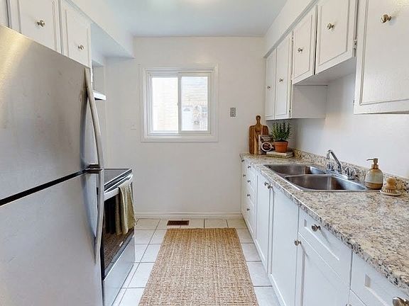 2nd image of 794 Huron St