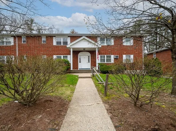 112 Litchfield Pines Dr APT C, Leominster, MA 01453