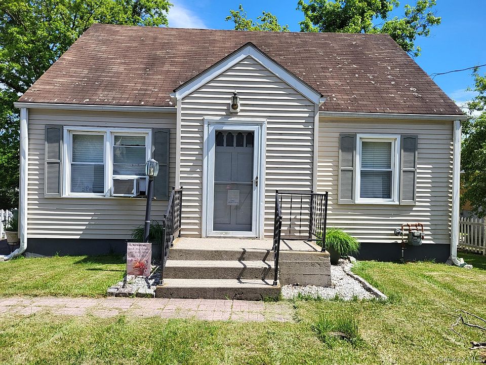1st image of 319 Wawayanda Avenue