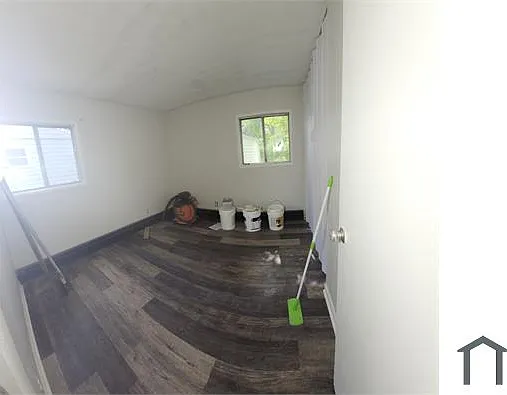 914 Leroy St — Photo 18