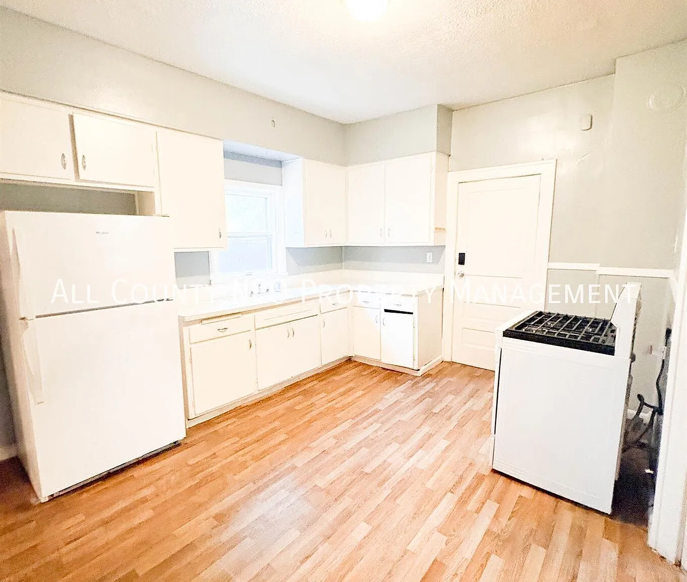 Cozy 2-Bedroom, 1-Bath Home with Classic Charm — Photo 3