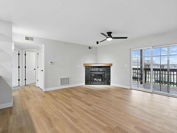 5th image of 209 E Price St Unit 203
