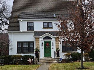 5451 Brookbank Rd, Downers Grove, IL 60515