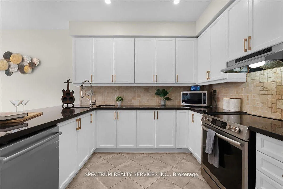 4 bed, $4,000 — Photo 4