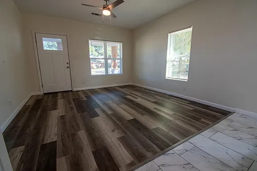 2207 S Vernon Ave Photo 1