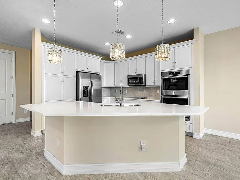 10210 Akenside Dr — Photo 7