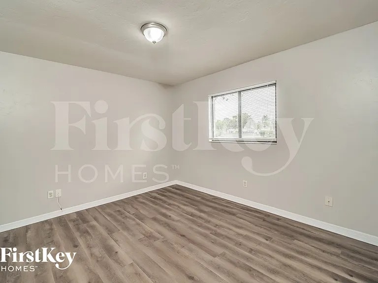 134 SE 1st Ave — Photo 15