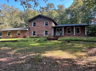 203 Woodland Dr, Calhoun, GA 30701