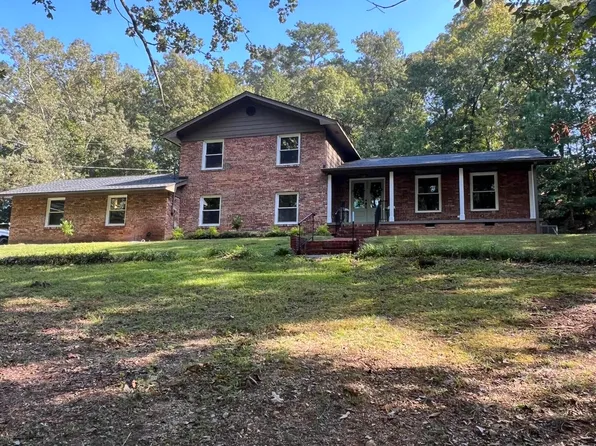 203 Woodland Dr, Calhoun, GA 30701