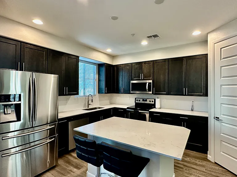 2090 S Dorsey Ln #1033 — Photo 5