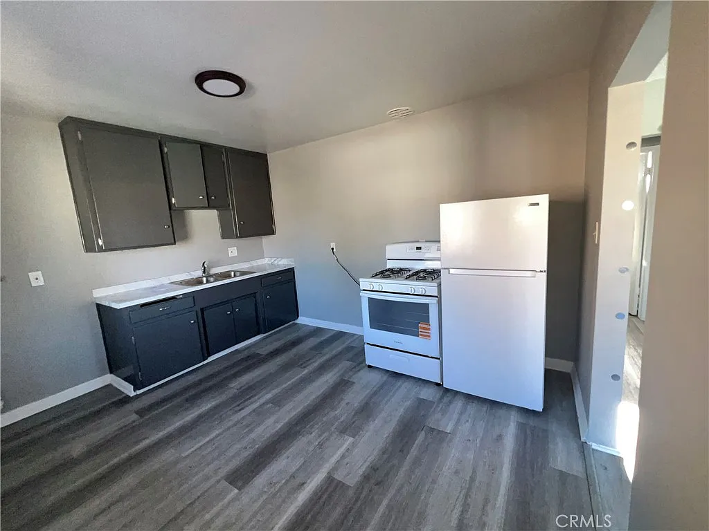 2 bed, 800 sqft, $2,150 — Photo 2