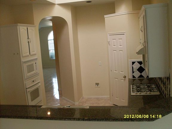 4th image of 9945 Voss Ave