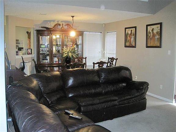 3rd image of 147 Hunter Dr