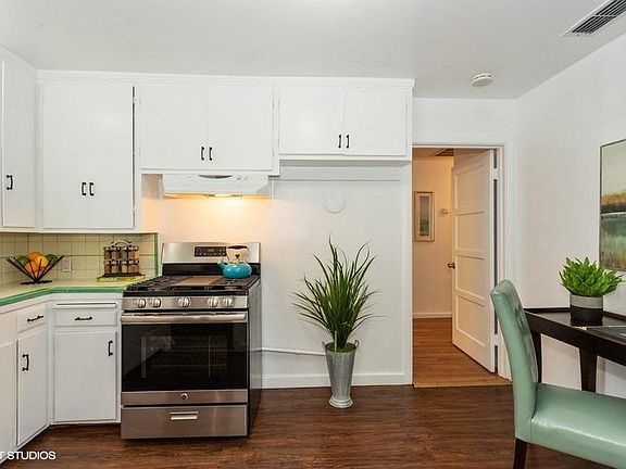 5th image of 33 Southwood Dr