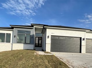 2861 NW Brookside Dr, Grimes, IA 50131